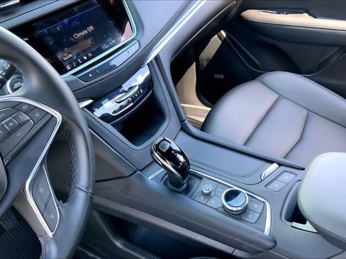 Used 2025 Cadillac XT5 Luxury w/ LPO, Floor Liner Package FWD image 16