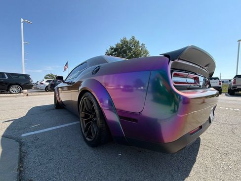 Used 2022 Dodge Challenger SRT Hellcat RWD image 12