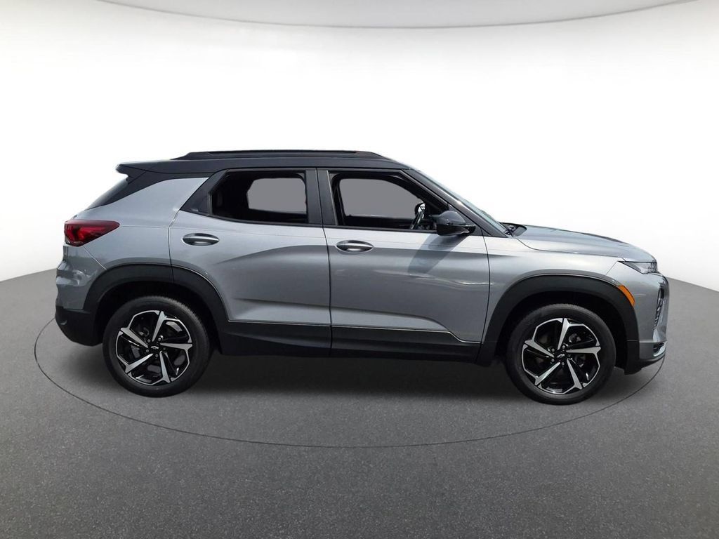 Used 2023 Chevrolet TrailBlazer RS FWD image 4