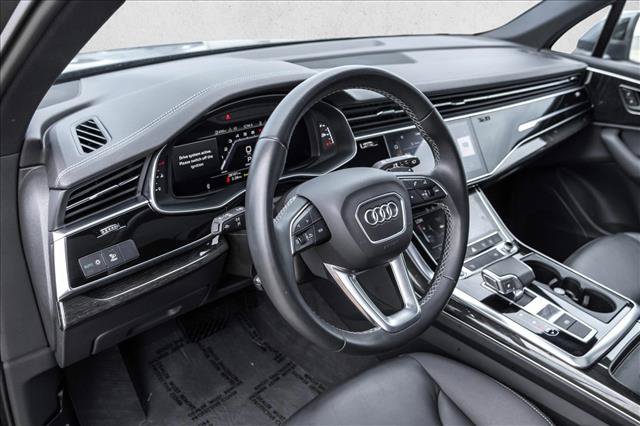 Certified 2025 Audi Q7 2.0T Premium w/ Convenience Package AWD/4WD image 10