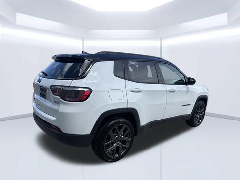 Used 2026 Jeep Compass Limited AWD/4WD image 7