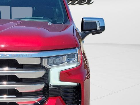 Certified 2024 Chevrolet Silverado 1500 High Country w/ Technology Package AWD/4WD image 9