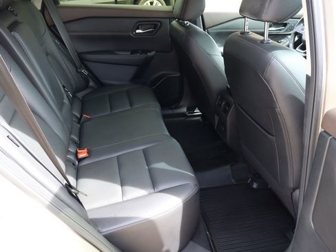 Used 2023 Nissan Rogue SL FWD image 18