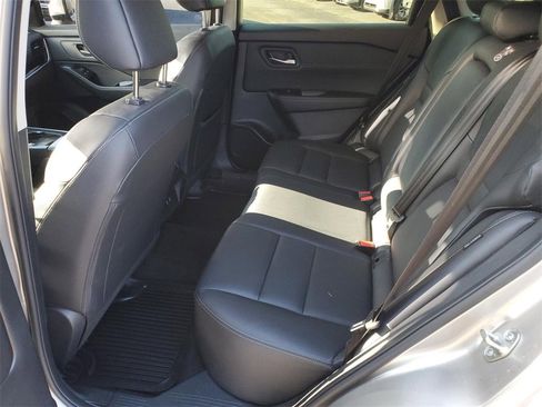 Certified 2025 Nissan Rogue SL image 10