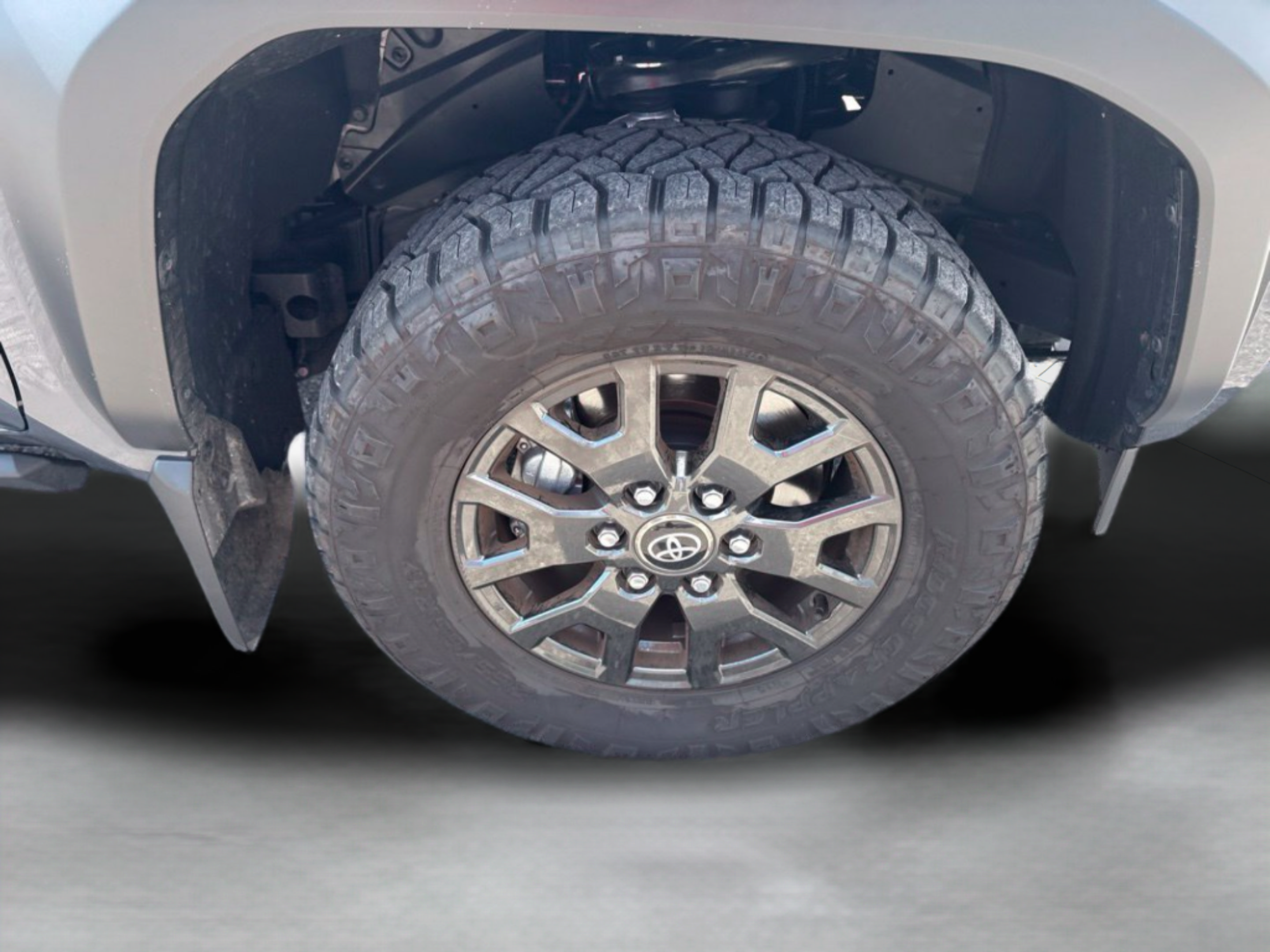 Used 2025 Toyota 4Runner SR5 AWD/4WD image 33