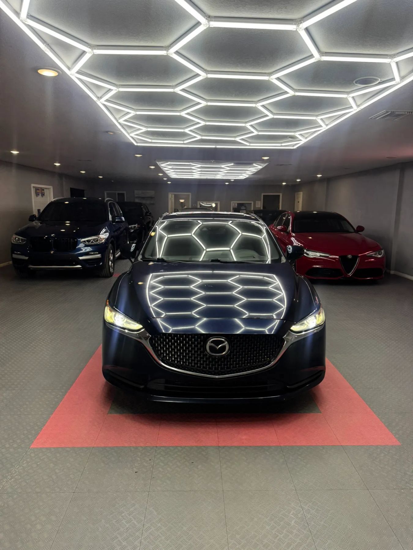 Used 2018 MAZDA MAZDA6 Signature FWD image 2