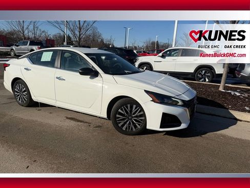 Used 2025 Nissan Altima 2.5 SV image 4