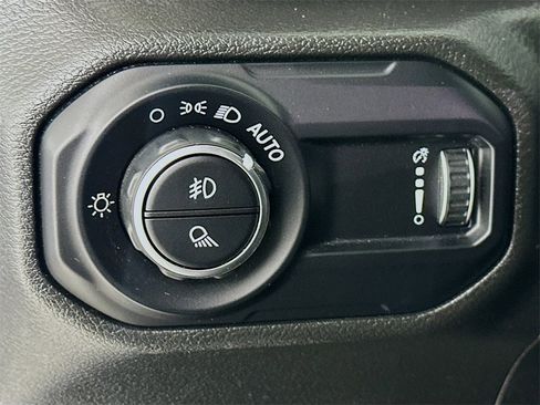 Used 2023 Jeep Gladiator Sport image 16