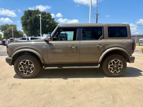 Used 2025 Ford Bronco Outer Banks AWD/4WD image 4