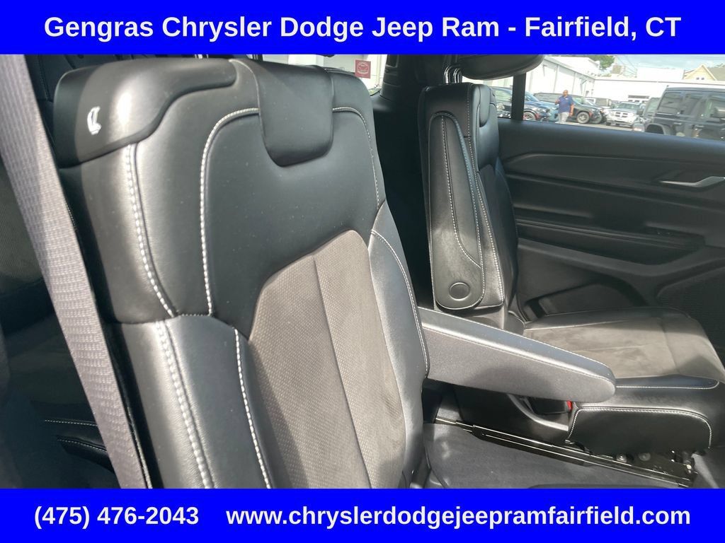 Used 2023 Jeep Grand Cherokee L Altitude AWD/4WD image 27