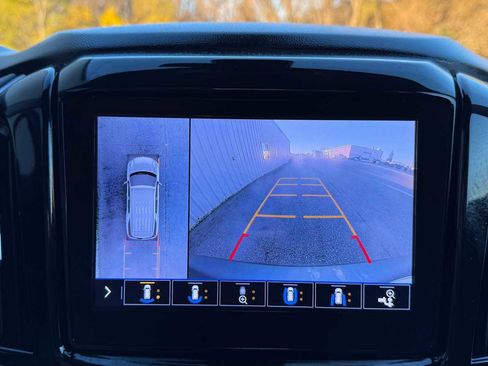 Used 2020 Chevrolet Traverse Premier image 22