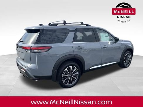 New 2026 Nissan Pathfinder Platinum image 7