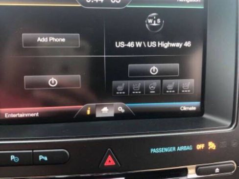 Used 2016 Ford Explorer Limited w/ Equipment Group 301A AWD/4WD image 8