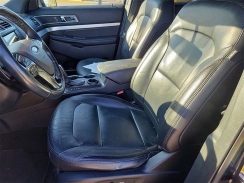 Used 2017 Ford Explorer XLT w/ Equipment Group 202A image 20
