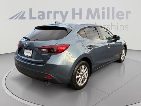 Used 2015 MAZDA MAZDA3 i Touring w/ Technology Package FWD image 5