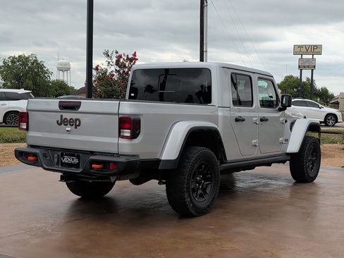 Used 2022 Jeep Gladiator Mojave w/ Cold Weather Group AWD/4WD image 2