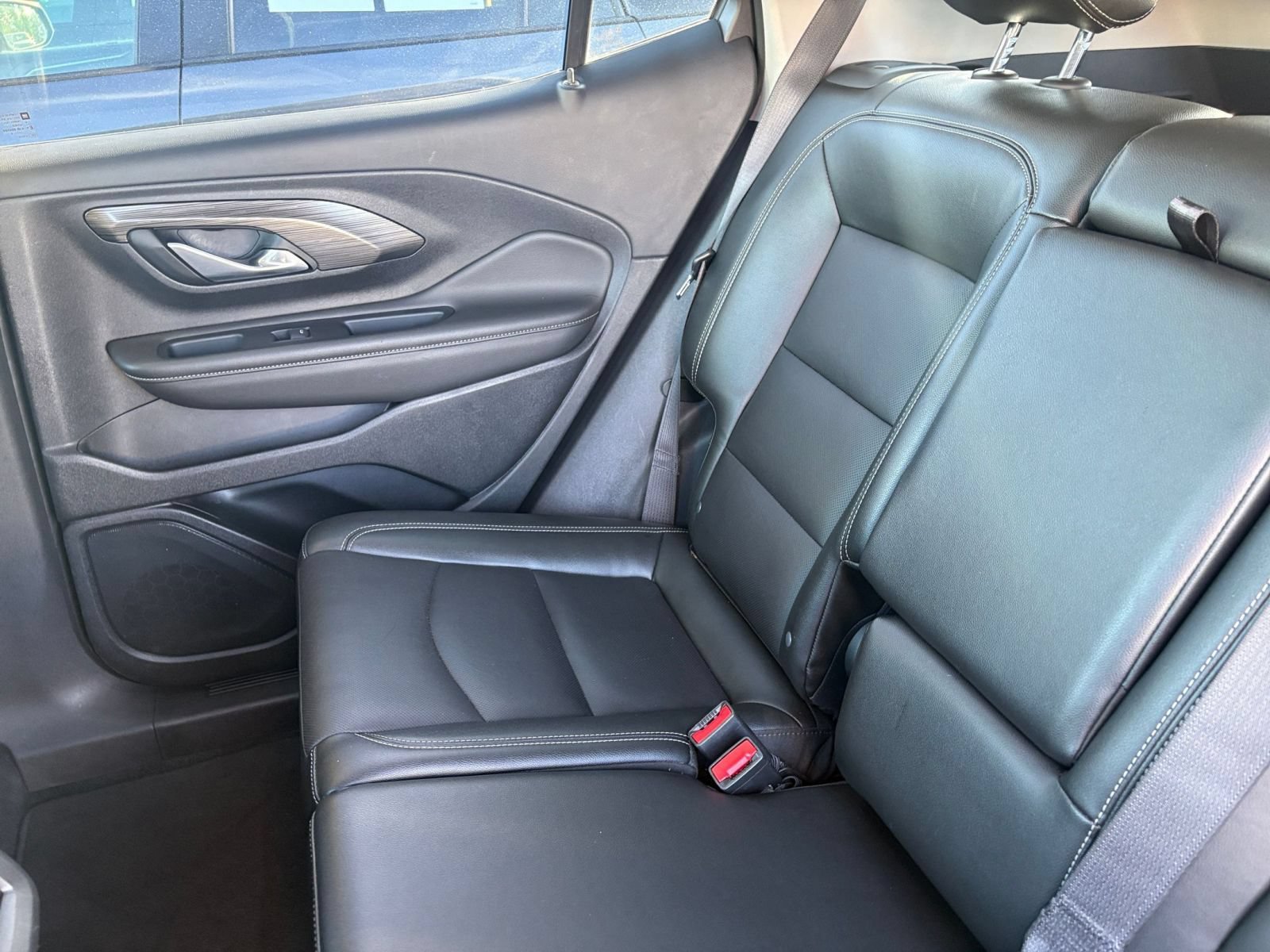 Used 2024 GMC Terrain SLT AWD/4WD image 38