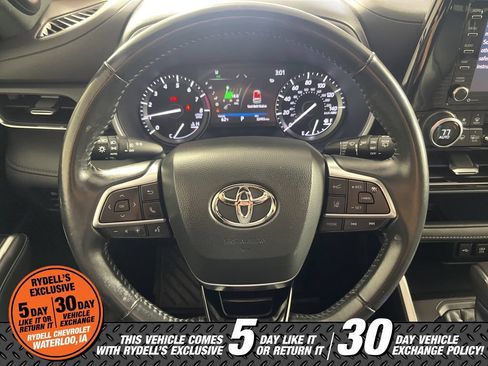 Used 2021 Toyota Highlander XSE AWD/4WD image 26