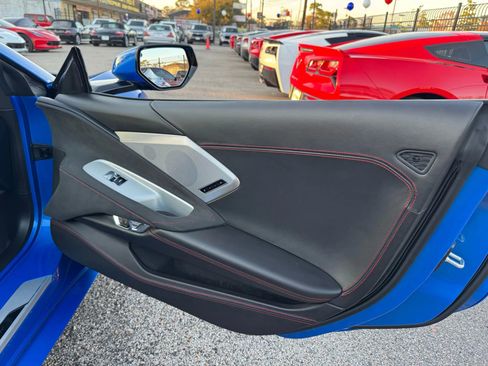 Used 2025 Chevrolet Corvette Stingray Premium Conv w/ Z51 Performance Package image 18