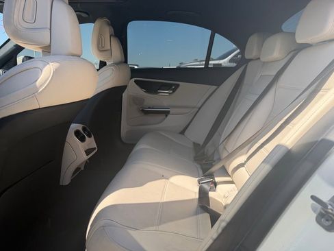 Used 2025 Mercedes-Benz C 300 4MATIC Sedan image 4