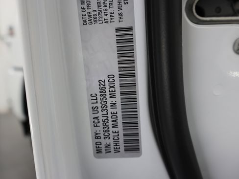 Used 2025 RAM 2500 Big Horn AWD/4WD image 71