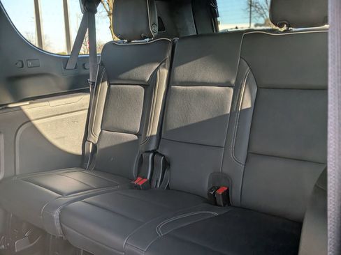 Used 2024 Chevrolet Suburban Premier image 34