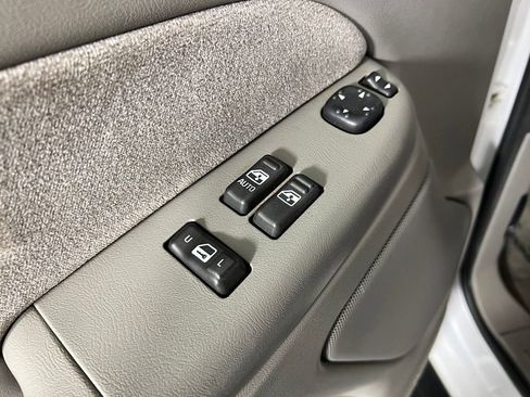 Used 2000 Chevrolet Silverado 2500 LS RWD image 16