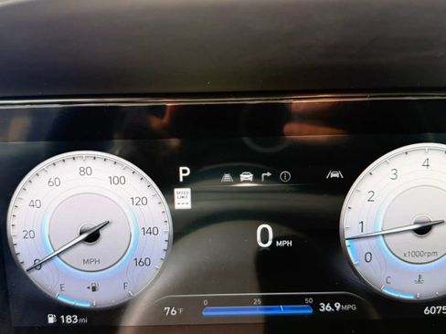 Used 2024 Hyundai Elantra SEL FWD image 21