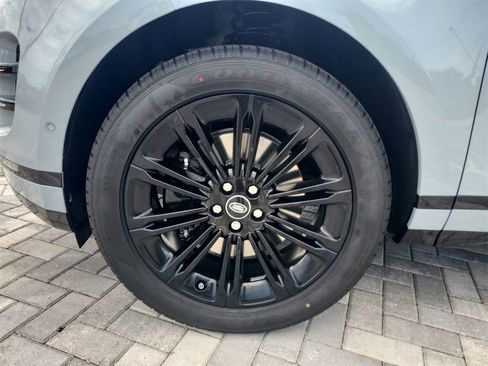 New 2026 Land Rover Range Rover Evoque Dynamic SE image 13