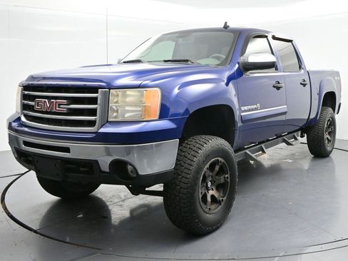 Used 2012 GMC Sierra 1500 SLT w/ Heritage Edition AWD/4WD image 3