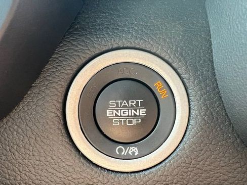 Used 2024 RAM 1500 Laramie image 16