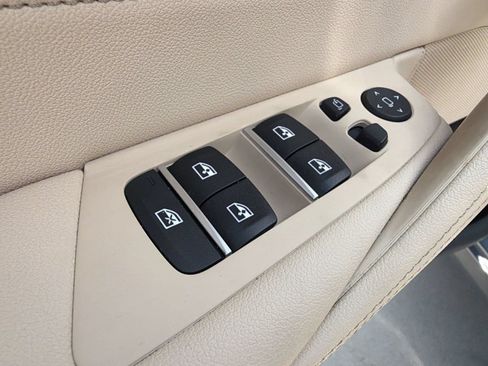 Used 2023 BMW 530i w/ Convenience Package RWD image 27