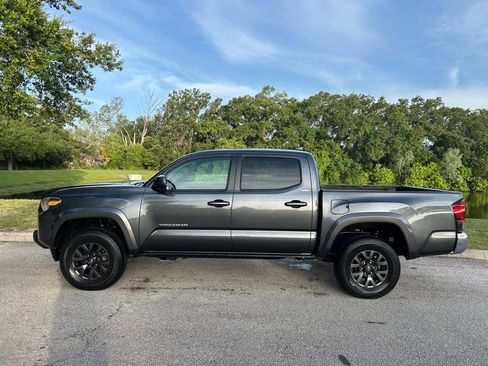 Used 2023 Toyota Tacoma SR5 AWD/4WD image 3