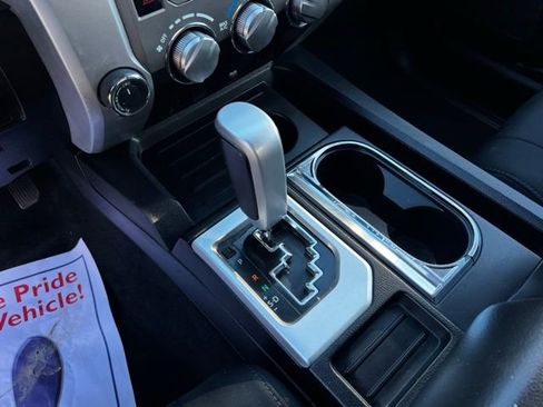 Used 2017 Toyota Tundra SR5 w/ SR5 Upgrade Package AWD/4WD image 36