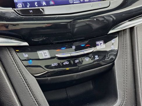 Used 2022 Cadillac XT6 Premium Luxury FWD image 16