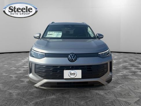 New 2025 Volkswagen Tiguan SE image 8