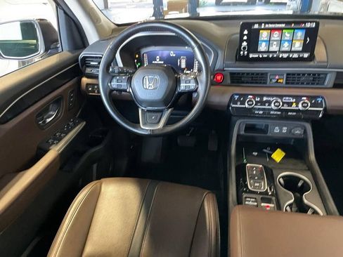 Used 2023 Honda Pilot Elite image 10