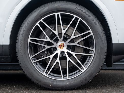 New 2026 Porsche Cayenne image 15