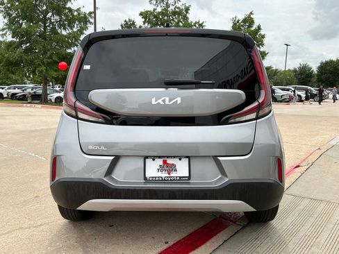 Used 2025 Kia Soul LX w/ LX Technology Package FWD image 7