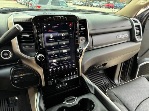 Used 2020 RAM 3500 Laramie image 19