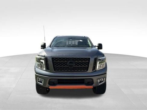 Used 2019 Nissan Titan PRO-4X w/ Pro-4x Convenience Package AWD/4WD image 9