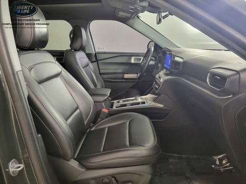 Used 2023 Ford Explorer XLT w/ Equipment Group 202A AWD/4WD image 19