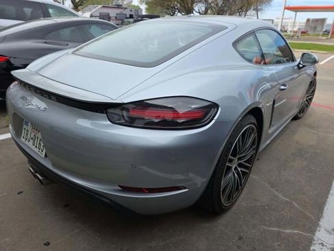 Used 2021 Porsche 718 Cayman S image 3