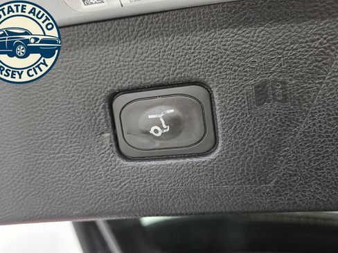Used 2018 Ford Edge Titanium w/ Equipment Group 302A AWD/4WD image 37
