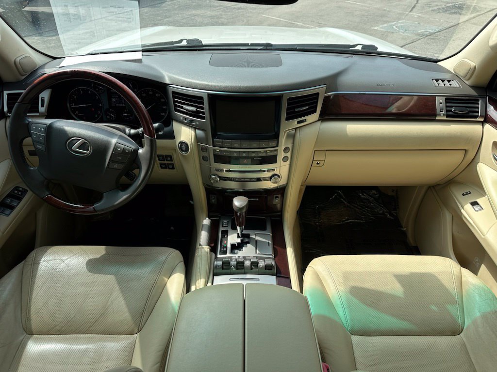 Used 2013 Lexus LX 570 4WD image 28
