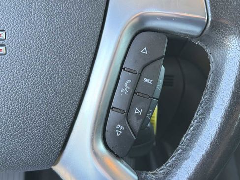 Used 2014 GMC Acadia SLE image 8