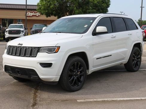 Used 2022 Jeep Grand Cherokee Laredo X AWD/4WD image 6