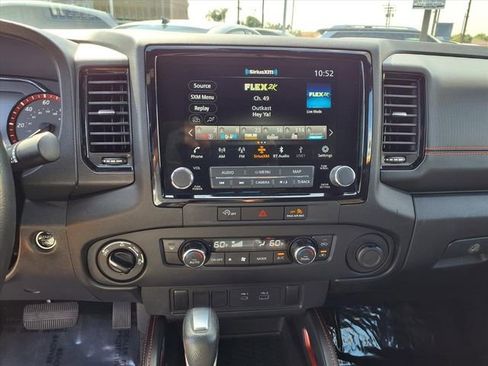 Used 2024 Nissan Frontier PRO-4X image 17