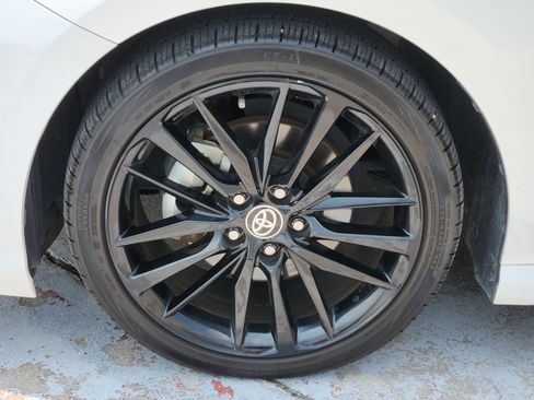 Used 2022 Toyota Camry XSE FWD image 14