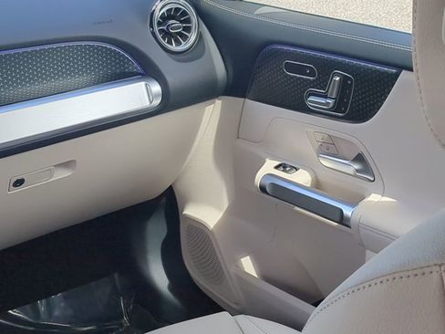 Used 2025 Mercedes-Benz GLB 250 GLB 250 image 16